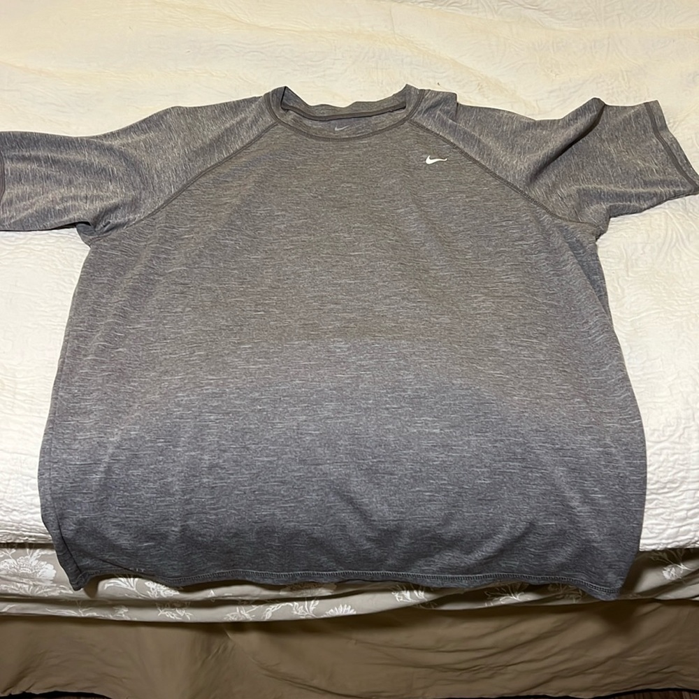 Nike Dri-Fit Workout Tee-Shirt - Large